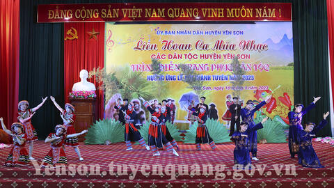 Liên hoan ca múa nhạc các dân tộc, trình diễn trang phục dân tộc hưởng ứng Lễ hội Thành Tuyên năm 2023