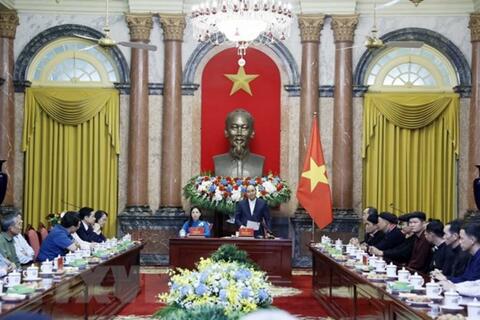 Chủ tịch nước gặp mặt Đoàn đại biểu người có uy tín trong đồng bào dân tộc thiểu số tỉnh Tuyên Quang