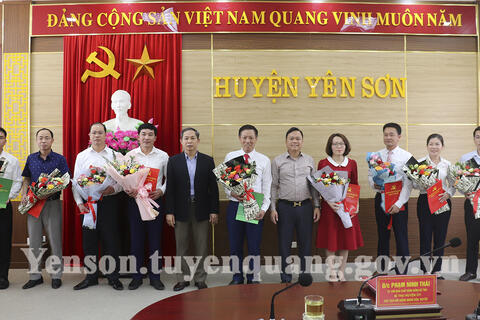 Công bố các quyết định về công tác cán bộ của Ban Thường vụ huyện ủy Yên Sơn