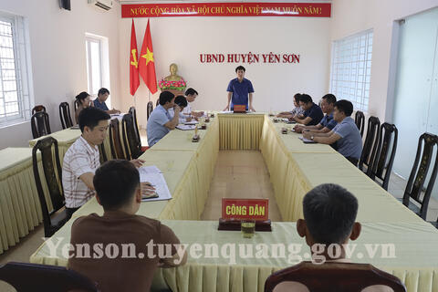 Chủ tịch UBND huyện Yên Sơn tiếp công dân định kỳ tháng 4