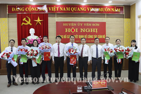 Huyện ủy Yên Sơn công bố các Quyết định về công tác cán bộ