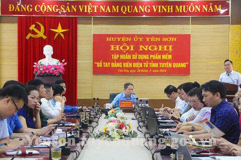 Tập huấn sử dụng phần mềm "Sổ tay đảng viên điện tử tỉnh Tuyên Quang"