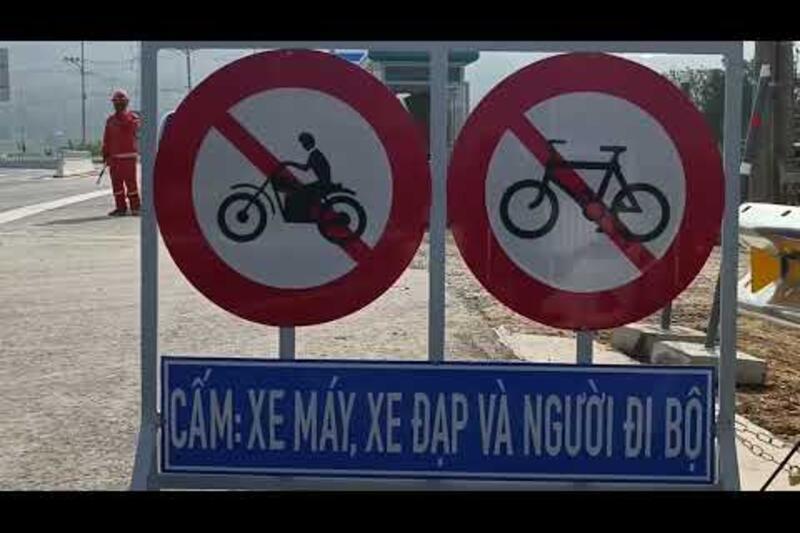 Cảnh báo tình trạng người dân đi xe máy, xe đạp trên cao tốc Tuyên Quang - Phú Thọ